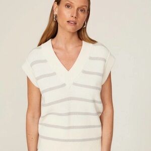 Hugo Boss Fabluna Sweater Vest Chunky
Size M Cream Winter White Gray